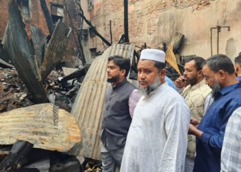 রাজধানীর চকবাজারের ইমামগঞ্জে অগ্নিকান্ডে ক্ষতিগ্রস্তদের পাশে জামায়াত নেতৃবৃন্দ