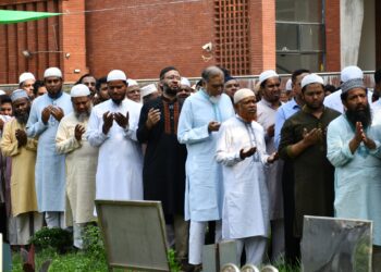 শ্রদ্ধা-ভালোবাসায় চিরনিদ্রায় শায়িত ব্যারিস্টার আব্দুর রাজ্জাক