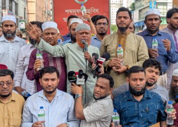 তীব্র তাপদাহে তৃষ্ণার্ত পথচারীদের মাঝে জামায়াতে ইসলামীর সপ্তাহব্যাপী সুপেয় পানি বিতরণ কর্মসূচির উদ্বোধন