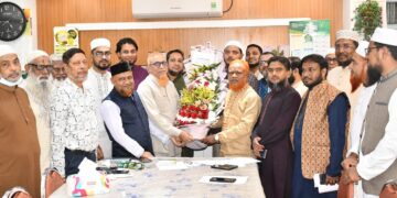 ৫ এমপিকে ঢাকা মহানগরী দক্ষিণ জামায়াতের পক্ষ থেকে ফুলেল শুভেচ্ছা