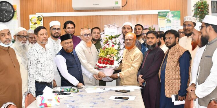 ৫ এমপিকে ঢাকা মহানগরী দক্ষিণ জামায়াতের পক্ষ থেকে ফুলেল শুভেচ্ছা