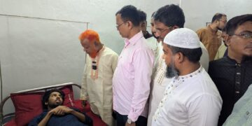 ছাত্রদলের হামলায় আহত ডাকসু নেতাদের খোঁজ নিতে হাসপাতালে জননেতা নূরুল ইসলাম বুলবুল এমপি