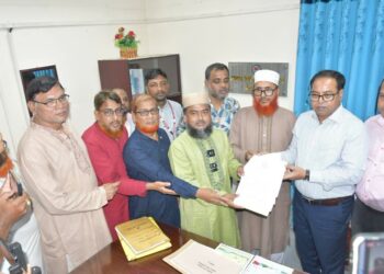ঠাকুরগাঁও-১ আসনের উপনির্বাচনে মনোনয়নপত্র জমা দিয়েছেন ১১-দলীয় ঐক্যের সমর্থিত প্রার্থী দেলাওয়ার হোসেন